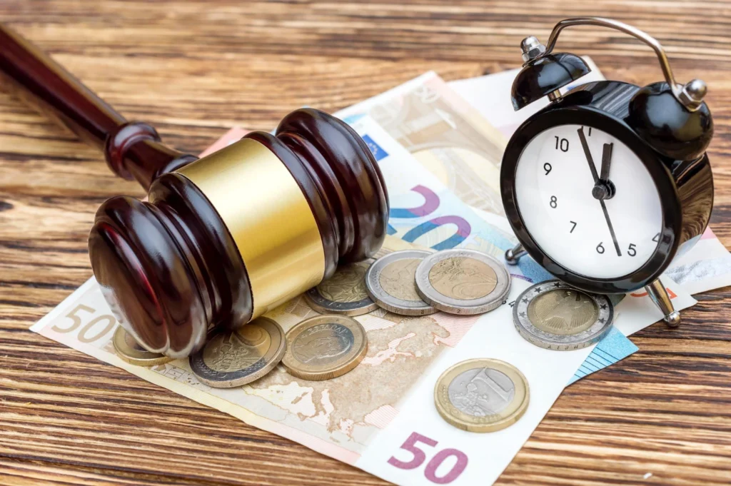 Infografía explicativa sobre una deuda judicializada vendida a un fondo buitre y cómo el deudor puede ejercer el retracto.