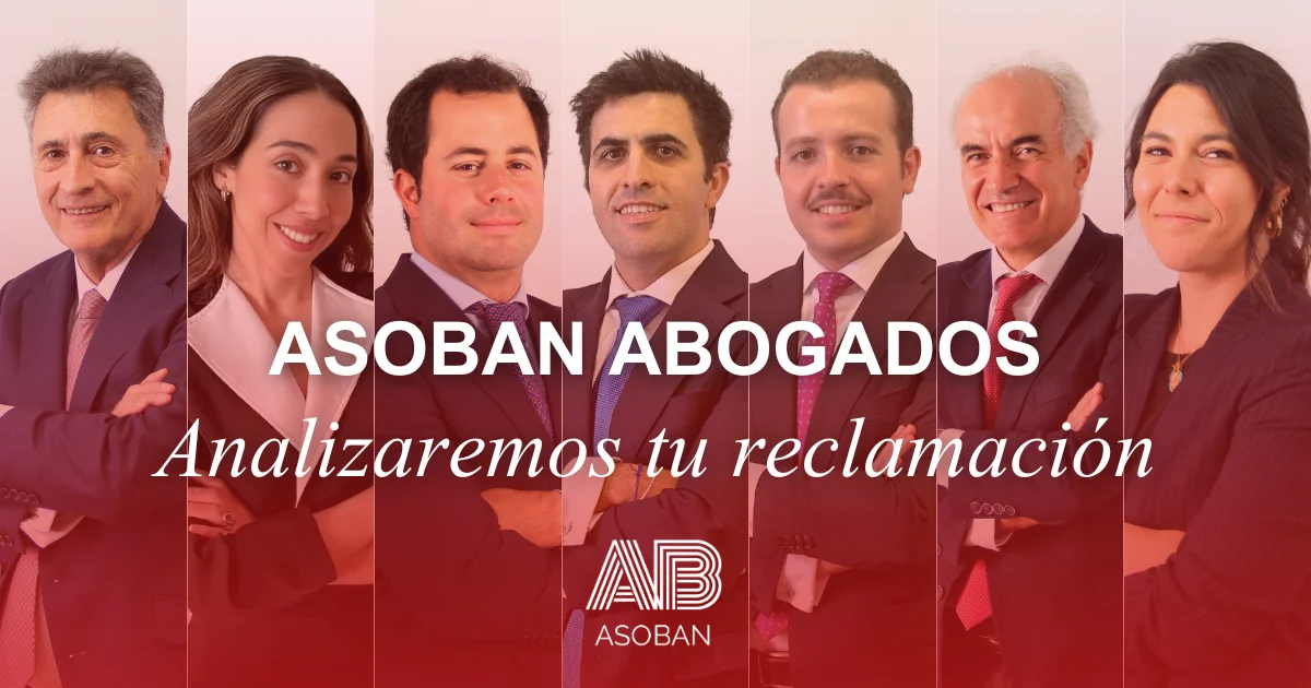 Equipo de Asoban Abogados bajo el texto Analizaremos tu reclamación, representando la atención personalizada del despacho ante reclamaciones por accidentes de tráfico. La imagen refleja la profesionalidad y compromiso de Asoban Abogados en el análisis y gestión de reclamaciones a aseguradoras, garantizando la máxima indemnización a los afectados.